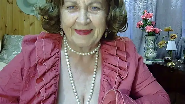 Snapshot of Emma52610 chatting on June 27, 2026, 4:57 pm Emma52610 online show from June 27, 2026, 4:57 pm