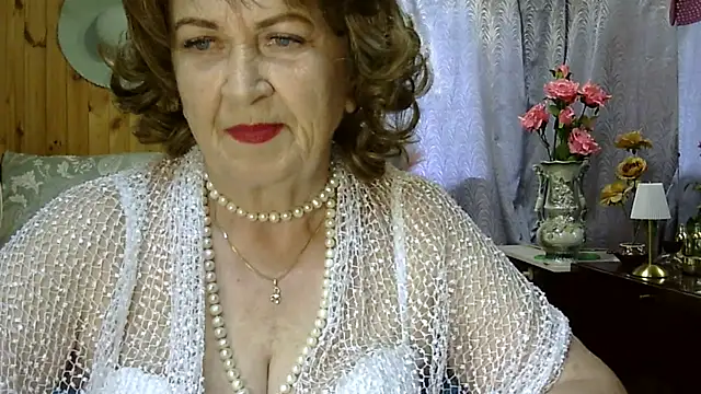 Snapshot of Emma52610 chatting on July 24, 2026, 11:28 am Emma52610 online show from July 24, 2026, 11:28 am