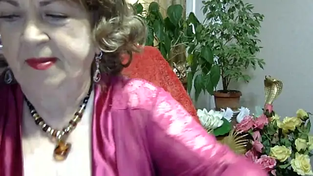 Snapshot of Emma52610 chatting on May 9, 2026, 5:33 am Emma52610 online show from May 9, 2026, 5:33 am