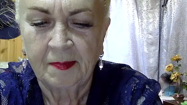 Emma52610 online show from September 30, 2025, 11:27 am