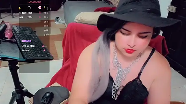 Snapshot of camyl93 chatting on April 27, 2026, 10:19 pm camyl93 online show from April 27, 2026, 10:19 pm