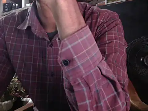 ThethunderPo online show from February 21, 2025, 3:32 pm