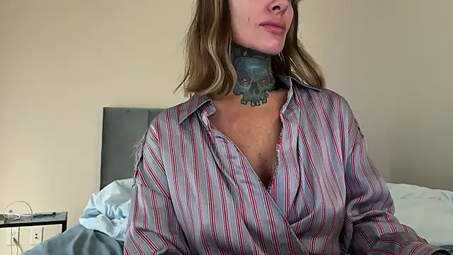 Snapshot of airgeadx chatting on November 18, 2025, 4:54 pm airgeadx online show from November 18, 2025, 4:54 pm