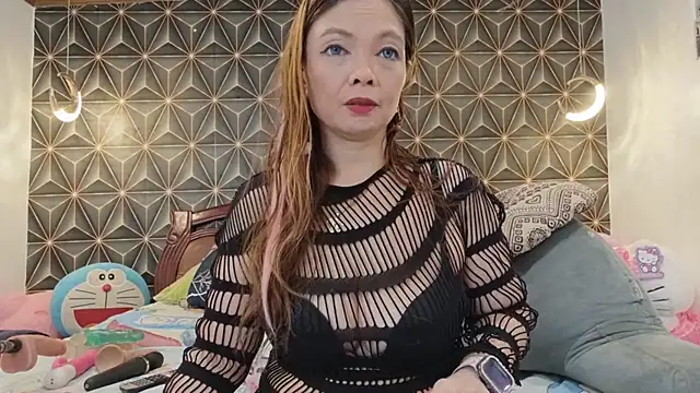 Snapshot of yummymeily chatting on October 18, 2025, 10:28 am yummymeily online show from October 18, 2025, 10:28 am