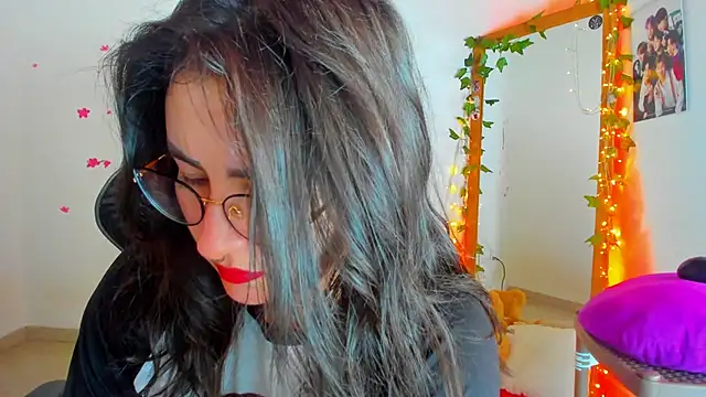 Susan Foxx online show from October 30, 2025, 7:22 pm