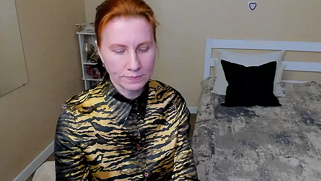 FoxySophia online show from October 3, 2025, 11:01 am