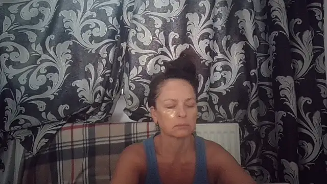 LindaStarS online show from September 26, 2025, 4:41 am