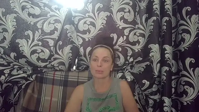 LindaStarS online show from June 4, 2026, 5:12 am