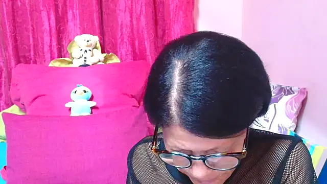 SLUTTYROXY online show from February 4, 2026, 5:52 pm