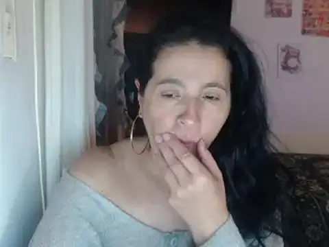 stefilove10 online show from March 4, 2025, 6:07 pm