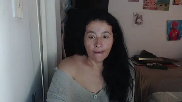 stefilove10 online show from September 15, 2025, 2:39 pm