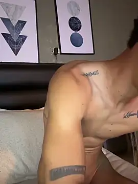 RetainedHound online show from December 18, 2025, 12:16 am