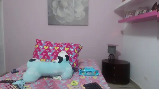 Snapshot of CindyCrawford chatting on March 13, 2025, 11:05 pm CindyCrawford online show from March 13, 2025, 11:05 pm