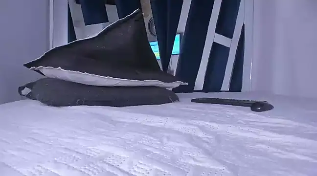 moonsweet1 online show from March 10, 2025, 9:18 pm