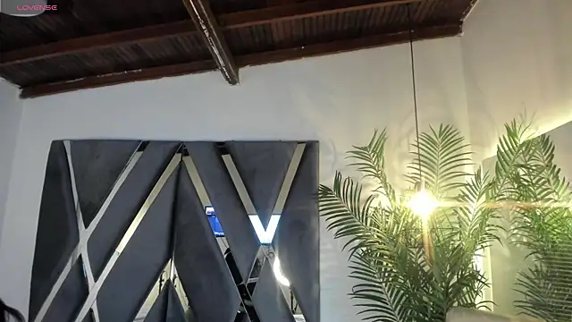 moonsweet1 online show from September 9, 2025, 5:55 pm