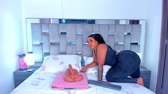 Cammiila online show from January 9, 2026, 4:25 pm