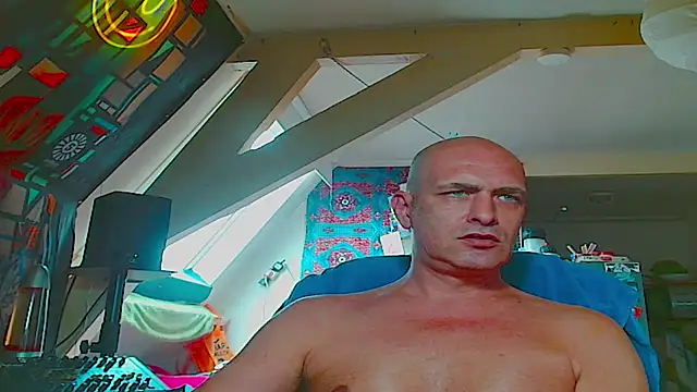 maxhard77 online show from June 4, 2026, 10:09 am