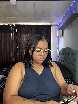 yanza2002 online show from February 8, 2026, 6:49 pm