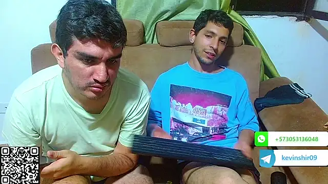 Snapshot of biglatin80 chatting on May 23, 2026, 12:42 am biglatin80 online show from May 23, 2026, 12:42 am