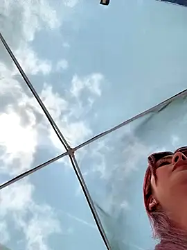 LINDA PATTY94 online show from November 16, 2025, 4:45 pm