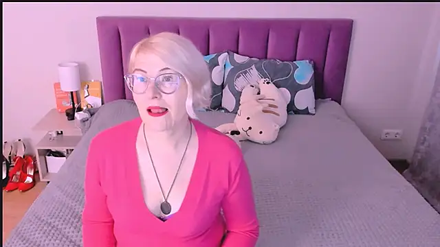 Snapshot of sabrinamacmarren chatting on October 14, 2025, 2:07 pm sabrinamacmarren online show from October 14, 2025, 2:07 pm