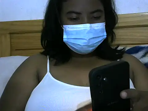 Snapshot of Artinah22 chatting on October 26, 2025, 5:46 pm Artinah22 online show from October 26, 2025, 5:46 pm