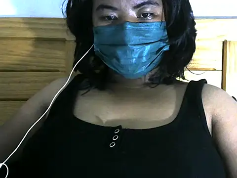 Snapshot of Artinah22 chatting on September 12, 2025, 7:35 pm Artinah22 online show from September 12, 2025, 7:35 pm