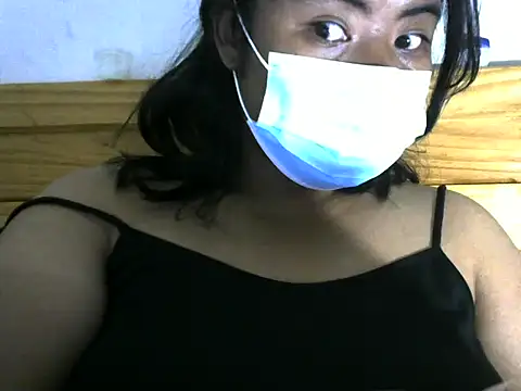 Snapshot of Artinah22 chatting on September 19, 2025, 6:45 pm Artinah22 online show from September 19, 2025, 6:45 pm