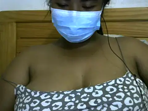 Snapshot of Artinah22 chatting on February 21, 2025, 11:21 pm Artinah22 online show from February 21, 2025, 11:21 pm