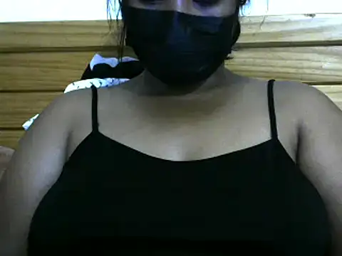 Snapshot of Artinah22 chatting on February 18, 2025, 2:49 am Artinah22 online show from February 18, 2025, 2:49 am