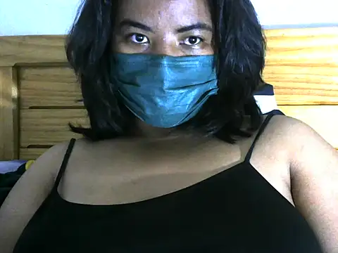 Snapshot of Artinah22 chatting on September 14, 2025, 5:35 pm Artinah22 online show from September 14, 2025, 5:35 pm