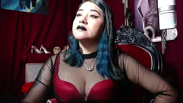 Snapshot of MeGoddesSara chatting on March 5, 2025, 10:43 pm MeGoddesSara online show from March 5, 2025, 10:43 pm