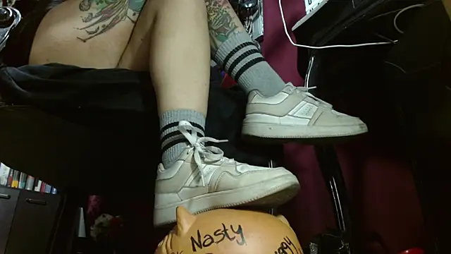 Snapshot of MeGoddesSara chatting on July 10, 2026, 1:05 am MeGoddesSara online show from July 10, 2026, 1:05 am