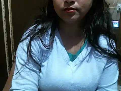Snapshot of UrsMansi chatting on February 6, 2025, 5:35 am UrsMansi online show from February 6, 2025, 5:35 am