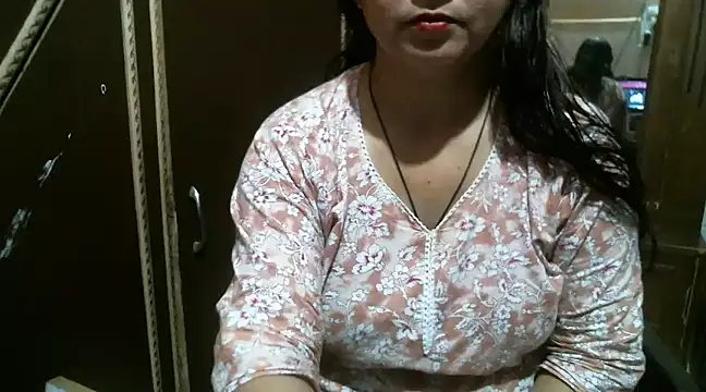 Snapshot of UrsMansi chatting on March 9, 2025, 4:27 am UrsMansi online show from March 9, 2025, 4:27 am