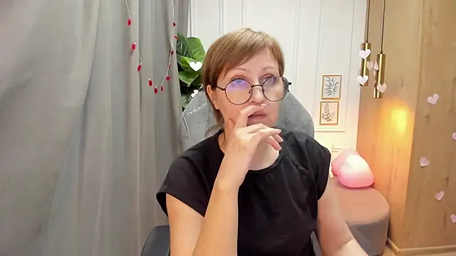 Snapshot of Paris_Cherry chatting on February 18, 2025, 4:36 pm Paris Cherry online show from February 18, 2025, 4:36 pm