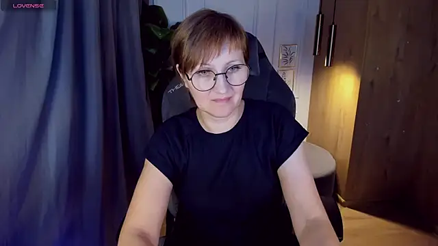 Snapshot of Paris_Cherry chatting on February 22, 2025, 4:40 pm Paris Cherry online show from February 22, 2025, 4:40 pm