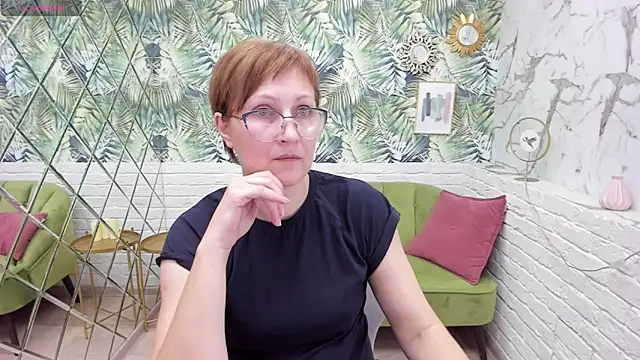 Snapshot of Paris_Cherry chatting on January 29, 2025, 8:14 pm Paris Cherry online show from January 29, 2025, 8:14 pm