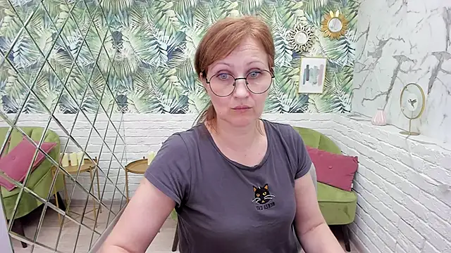 Snapshot of Paris_Cherry chatting on March 18, 2025, 11:09 pm Paris Cherry online show from March 18, 2025, 11:09 pm