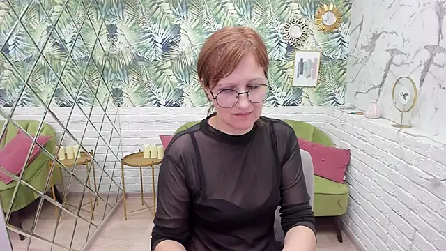 Snapshot of Paris_Cherry chatting on March 19, 2025, 8:11 pm Paris Cherry online show from March 19, 2025, 8:11 pm