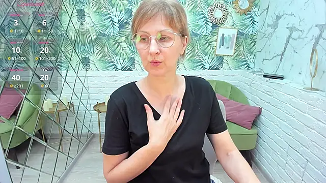 Paris Cherry online show from December 20, 2025, 8:01 pm