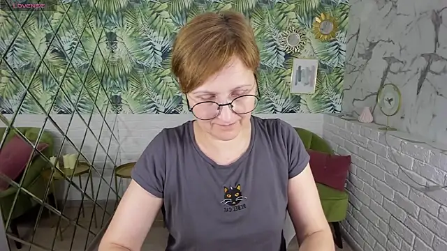 Snapshot of Paris_Cherry chatting on March 8, 2025, 11:07 pm Paris Cherry online show from March 8, 2025, 11:07 pm