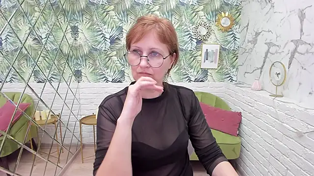 Snapshot of Paris_Cherry chatting on March 20, 2025, 2:19 am Paris Cherry online show from March 20, 2025, 2:19 am
