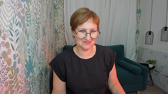 Snapshot of Paris_Cherry chatting on February 20, 2025, 4:14 pm Paris Cherry online show from February 20, 2025, 4:14 pm