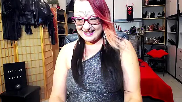 Snapshot of LindaDaemonX chatting on November 23, 2025, 8:13 am LindaDaemonX online show from November 23, 2025, 8:13 am