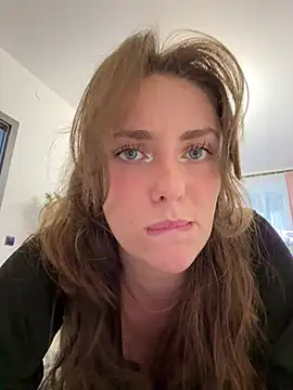 Snapshot of MariiD chatting on March 1, 2025, 12:23 pm MariiD online show from March 1, 2025, 12:23 pm
