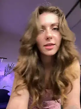 Snapshot of MariiD chatting on January 12, 2025, 4:29 pm MariiD online show from January 12, 2025, 4:29 pm