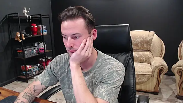 MihasikD online show from October 30, 2025, 5:21 pm