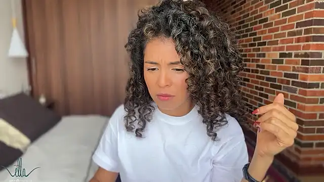 Snapshot of illaroom chatting on December 5, 2024, 8:28 pm illaroom online show from December 5, 2024, 8:28 pm