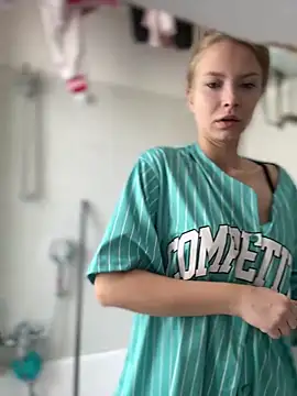 AnastasiaAniess online show from March 13, 2025, 9:10 am